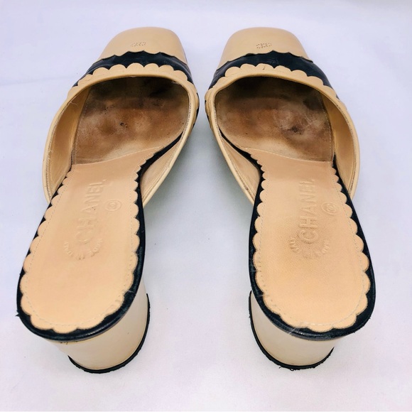 Chanel size 40.5 vintage Black and Tan Mules - Picture 2 of 13